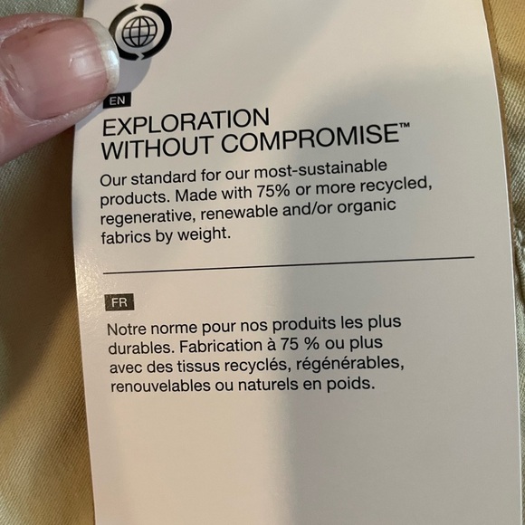 North Face women’s shorts plus size khaki NWT - Picture 4 of 9